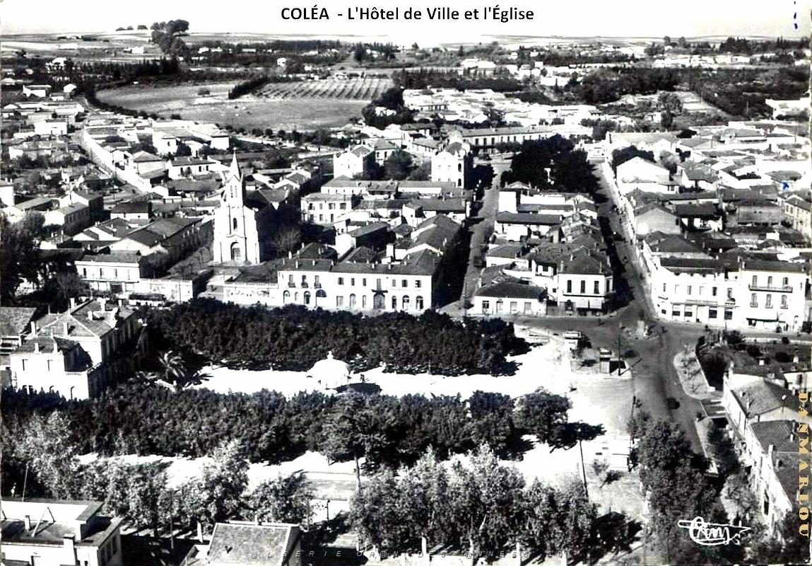 Colea - Hotel de Ville et Eglise.jpg